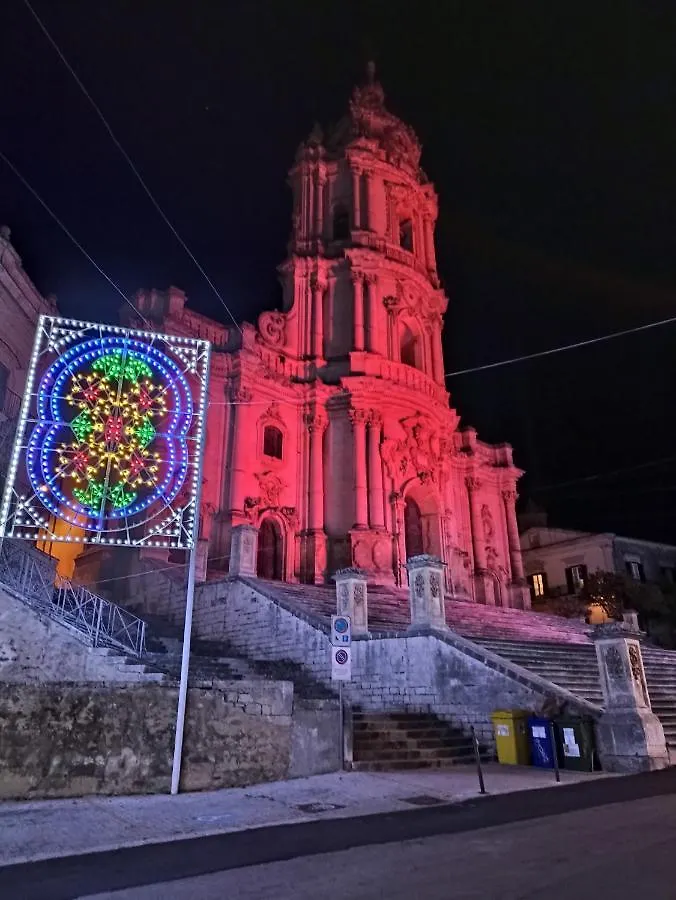 Casa Basilico' A Modica Vicino Duomo S. Giorgio Villa Italia